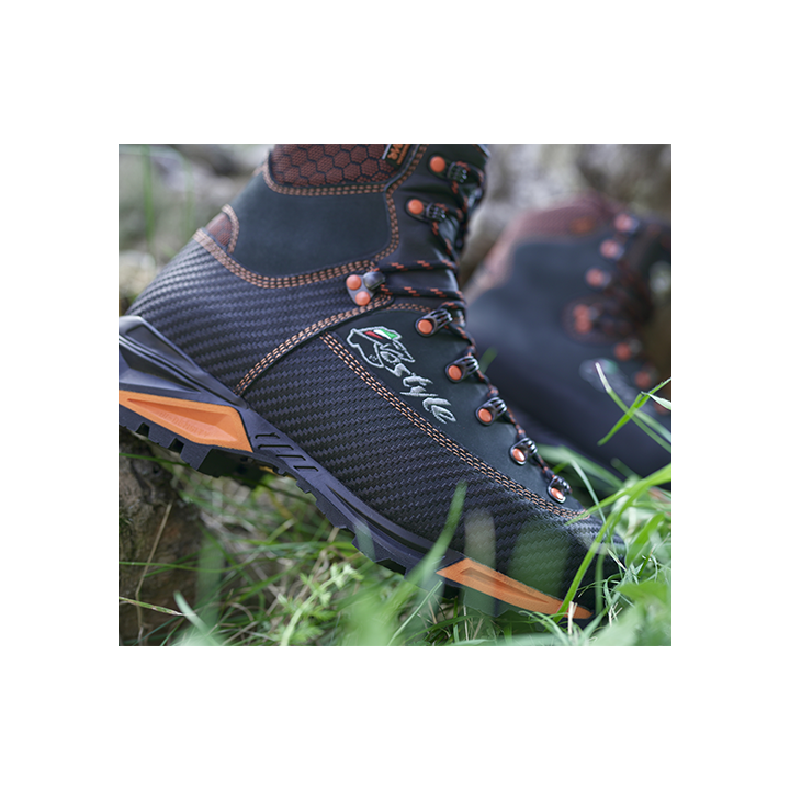 Scarpone Kostyle KS-carb: Trekking e Montagna con Stile e Comfort