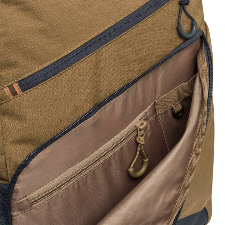 Zaino da caccia Beretta Gamekeeper EVO nella colorazione Otter/Ebony in tessuto tecnico resistente.